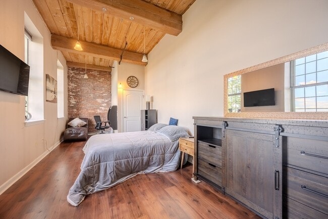 Photo - 52 Lawrence Dr Unit M408