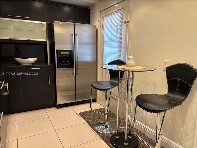 3301 N Country Club Dr Unit 211