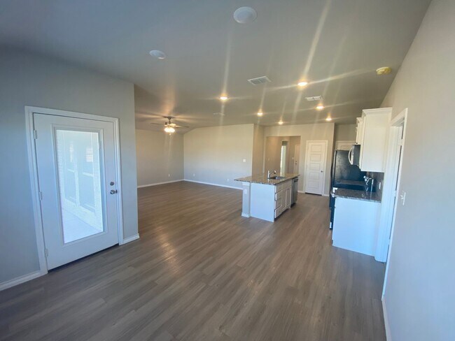 Photo - 7206 25th St