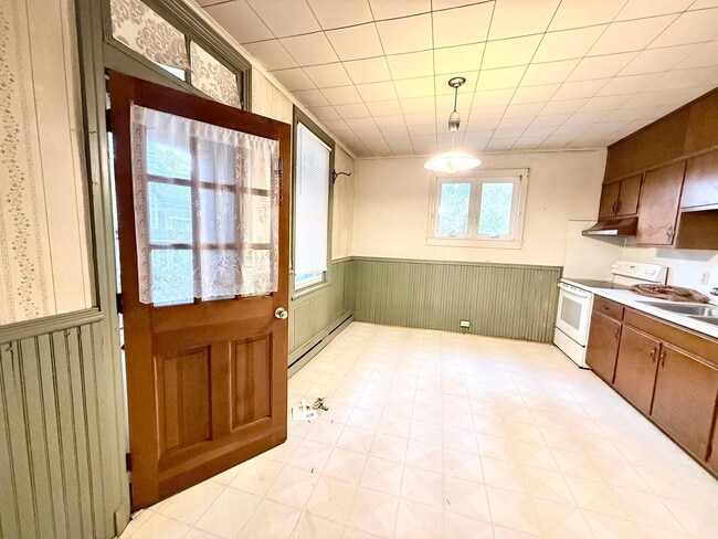 Photo - 463 Walnut St Unit 1