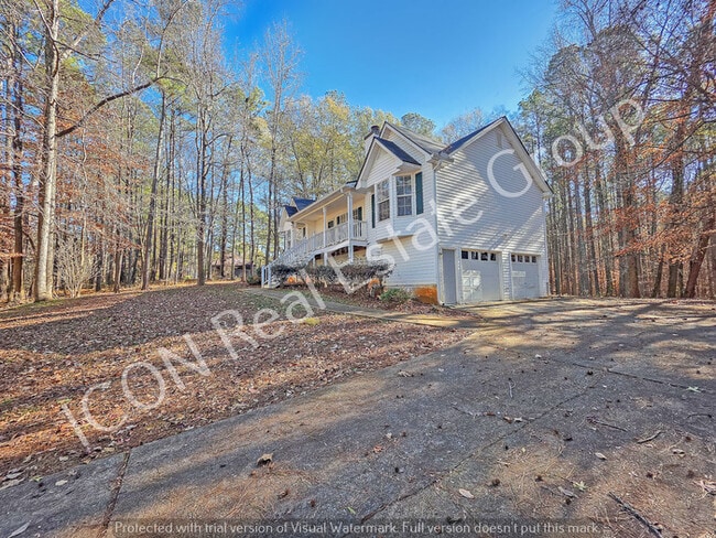 Photo - 3/2.5 home with large level lot