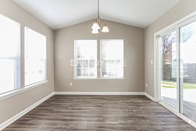 Photo - 16720 Yeoman Way