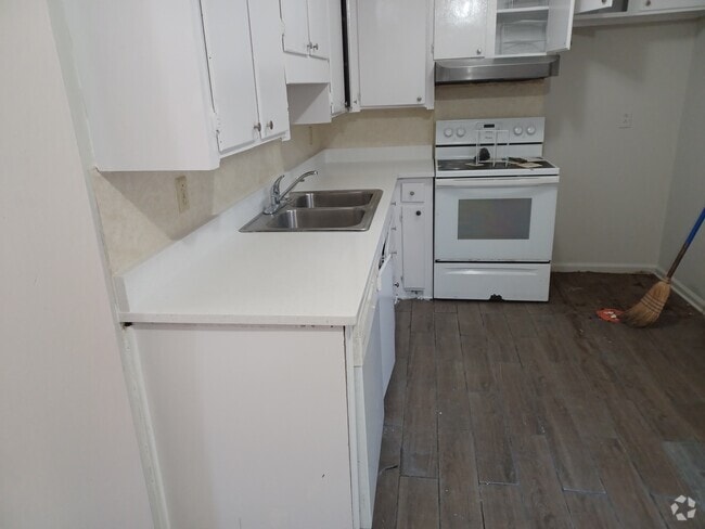 Building Photo - 1440 Storie St Rental