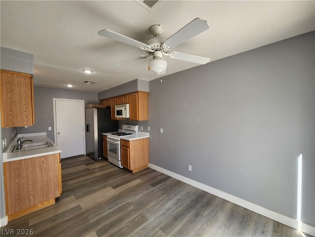 Photo - 776 Spotted Eagle St