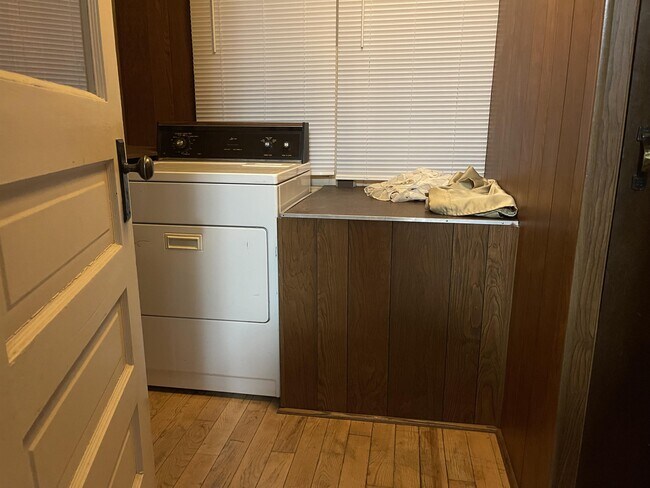 Photo - 406 Chestnut St