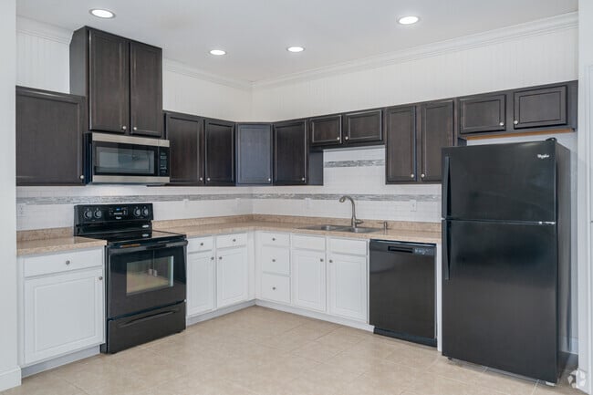 5523 Frostwood Pky 2BR, 2BA - 1,035SF - Kitchen - Frostwood Apartments