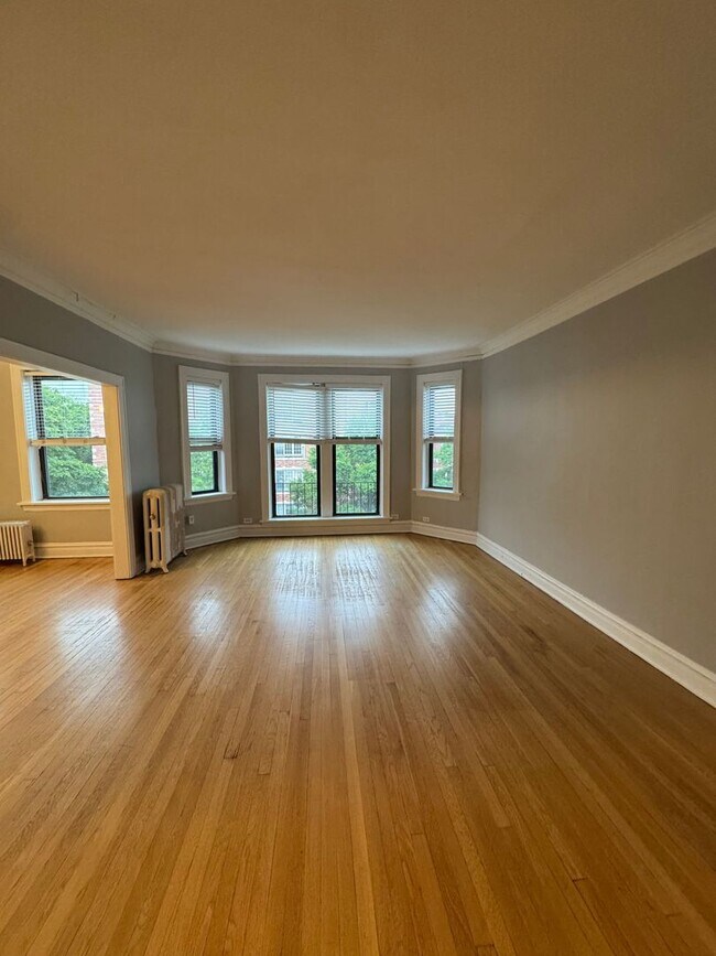 605 Hinman