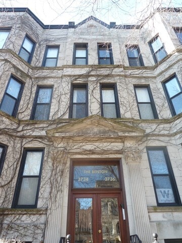 Building Photo - 3734 N Sheffield Ave Unit 3S Rental