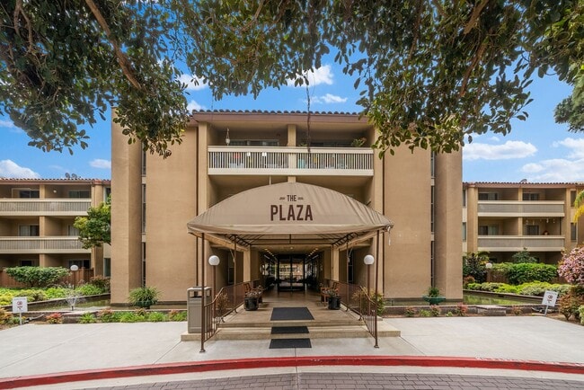 Photo - Beautiful 2BD/2BA Condo in Prime Pacific B... Unidad #2-133