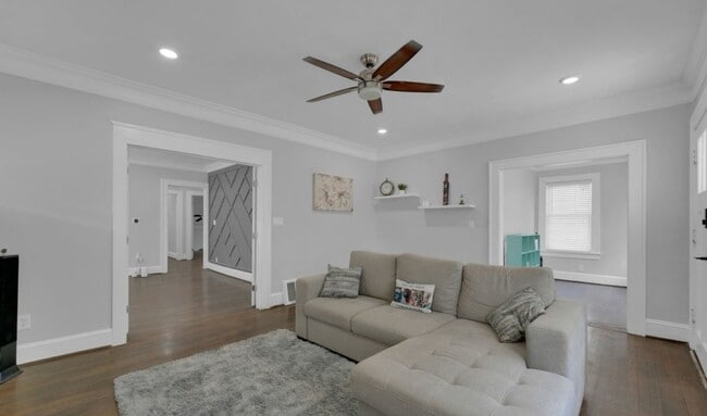 Photo - 1667 Sylvan Rd SW