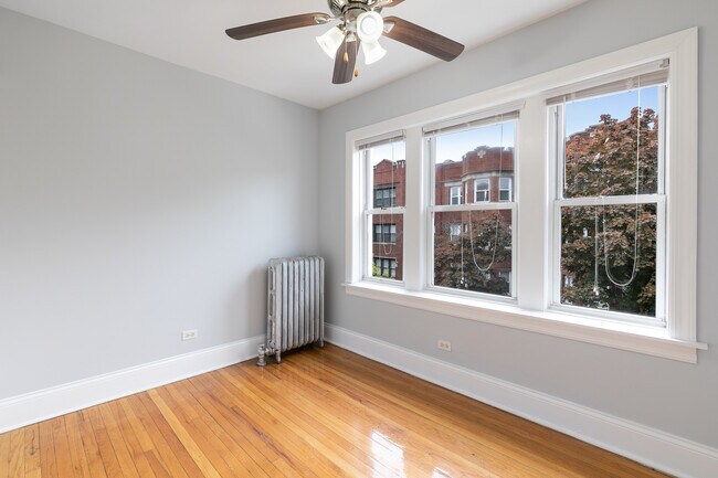 Photo - 7742 N Ashland Ave Unit 2A