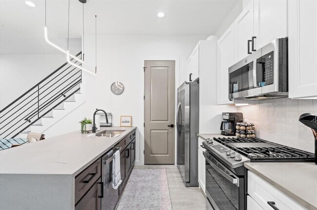 Photo - 6827 Cadillac St