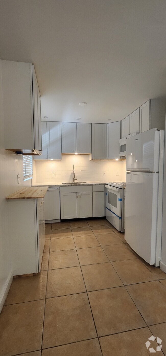 Building Photo - 503 S Oregon Ave Unit 3 Rental