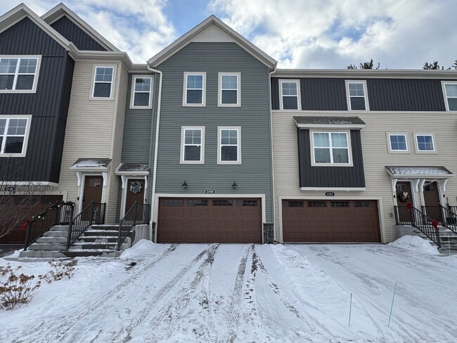 Building Photo - "Spacious 3-Bedroom Townhouse Oasis in West St Paul – 2.5 Baths & 2,268 Sq Ft of Comfort!"
