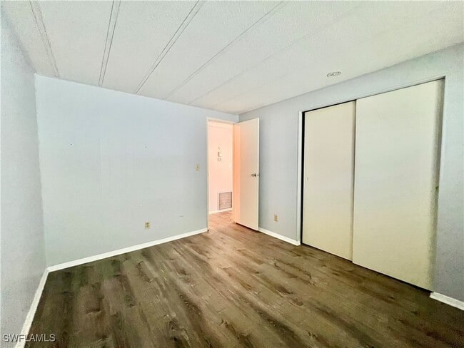 Building Photo - 13 Cannes Dr