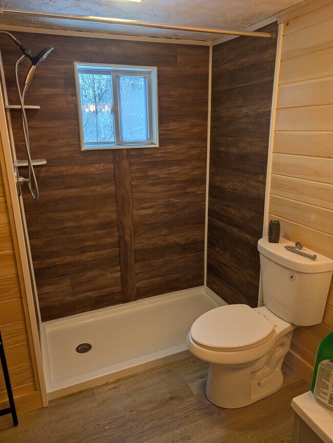 Large Shower - 2213 Western Ave Unit C