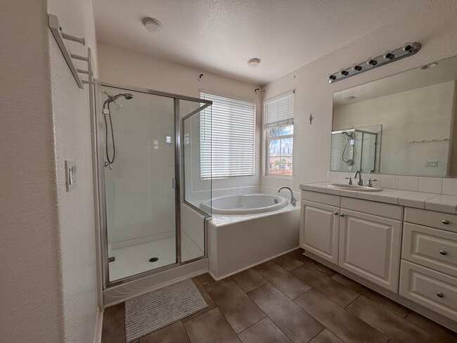 Photo - 5910 Tandil Way