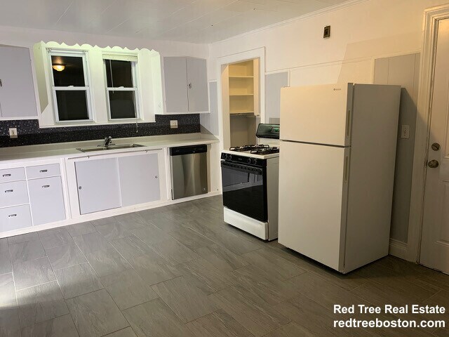 Photo - 547 Broadway