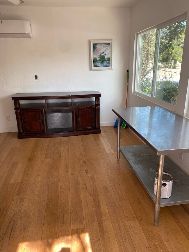 1009 Jasmine Way Unit B