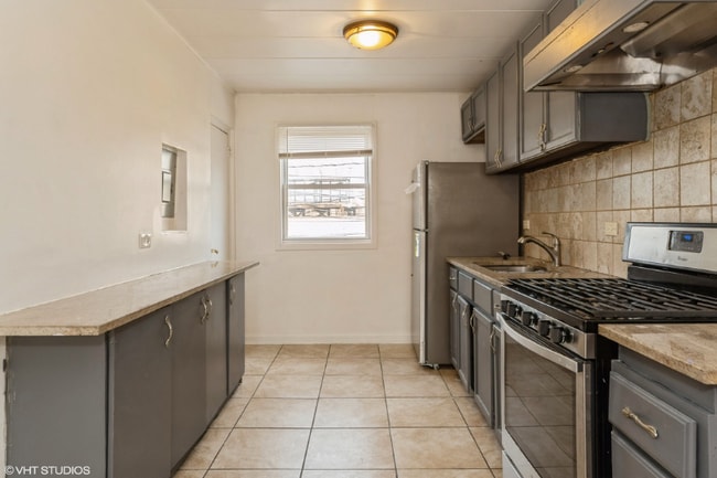 Photo - 8637 S Ingleside Ave Unidad 2