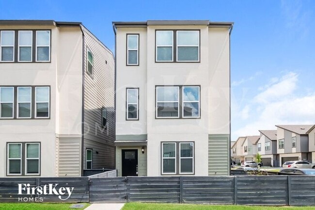 Building Photo - 18536 Centro Row Rental