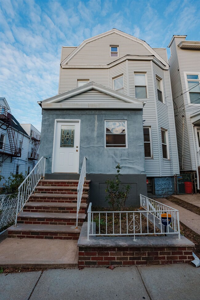 Photo - 66 46th St Casa
