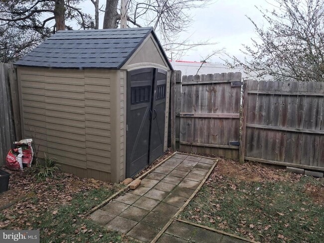 Building Photo - 4347 Normandy Ct