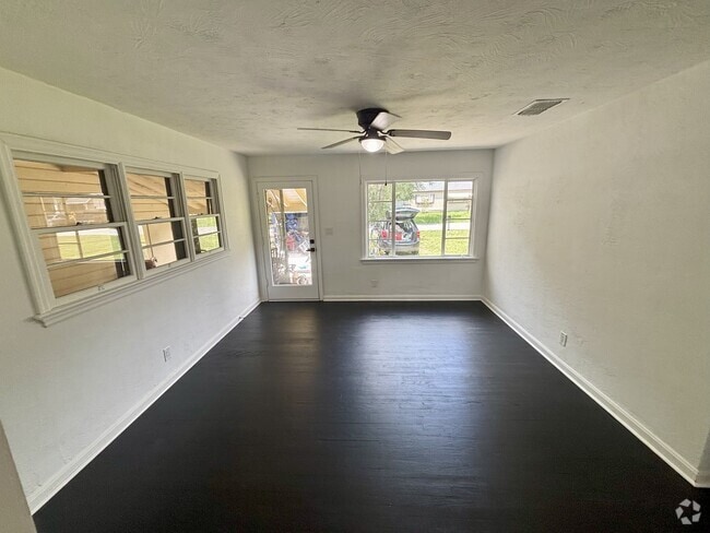 Building Photo - 36 N University Cir Rental