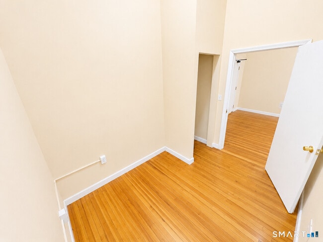 Photo - 105 Bank St Unit 1B