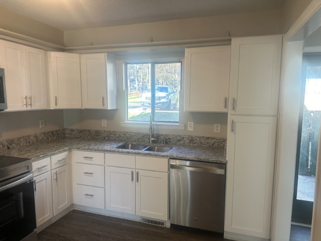 Photo - Spacious Condo/Townhome over 1900 sqft.