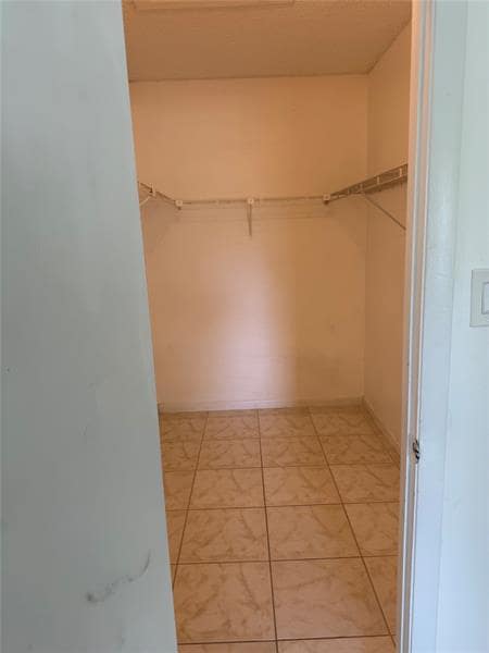 Photo - 6040 Shaker Wood Cir Unit 205