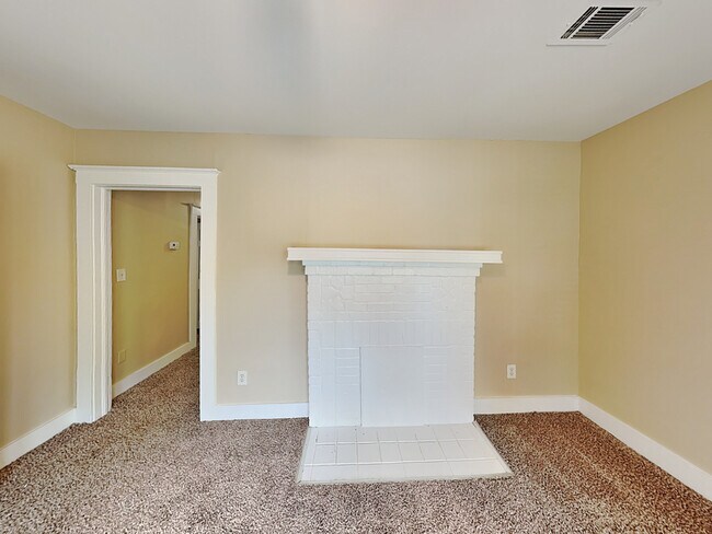 Photo - 2497 Lakewood Ave SW