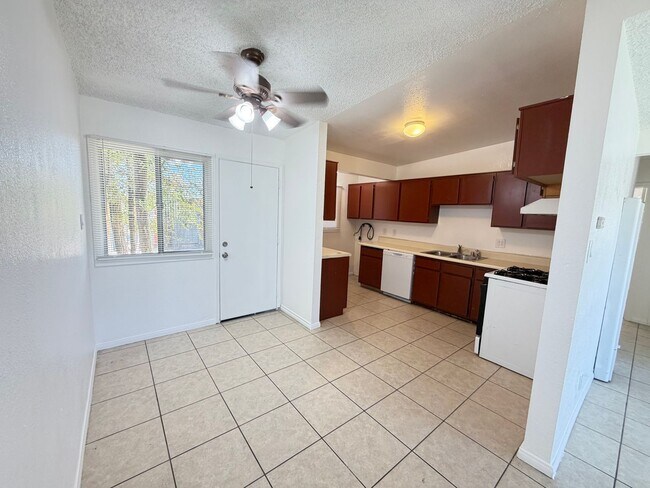 305 Oasis Dr