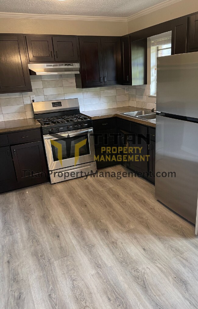 Photo - 2bed/1bath Townhouse Unidad 2023 Sagecrest St. Apt B