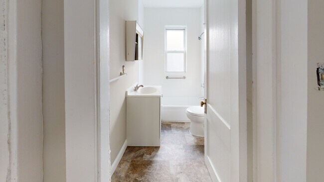 Photo - 280 McGrath Hwy