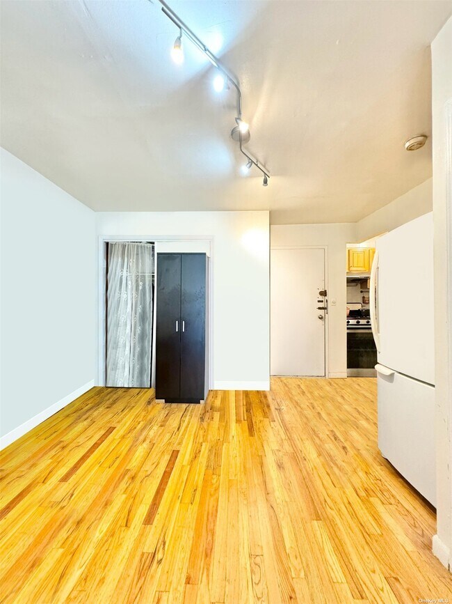 Photo - 9248 52nd Ave Unit 2B