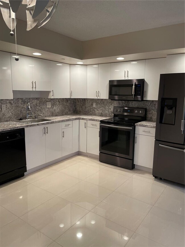 Building Photo - 8760 SW 133rd Avenue Rd Unit 118 Rental