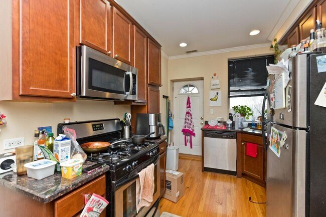 Photo - 1 bedroom in Chicago IL 60618 Unidad 3