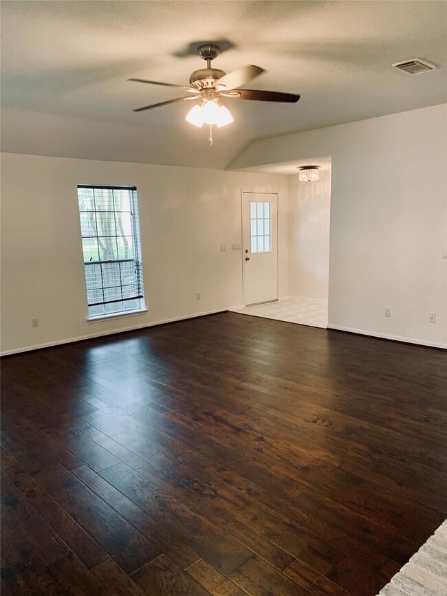 Building Photo - 75 E Village Knoll Cir