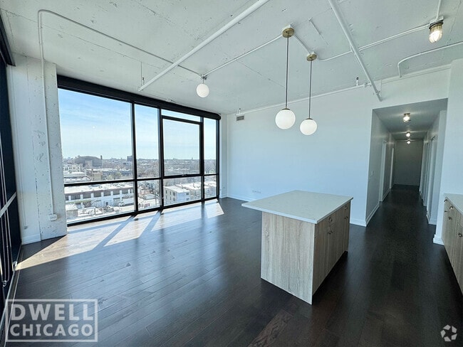 Building Photo - 5035 N Broadway St Unit 2 Rental