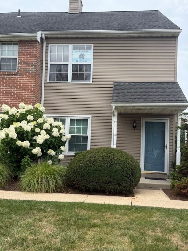 Photo - 310 Peters Way