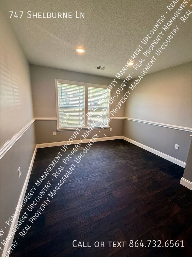 Photo - 747 Shelburne Ln