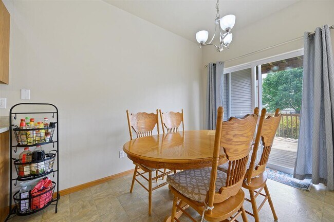 Photo - 77 N Park Ridge Rd