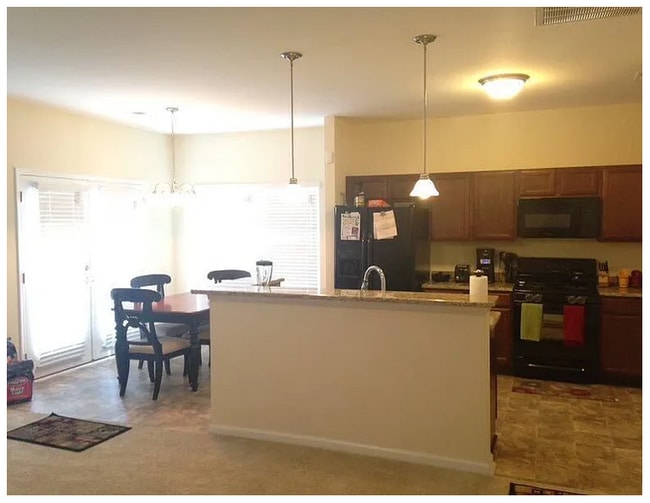 Photo - 344 Eagle Feather Loop