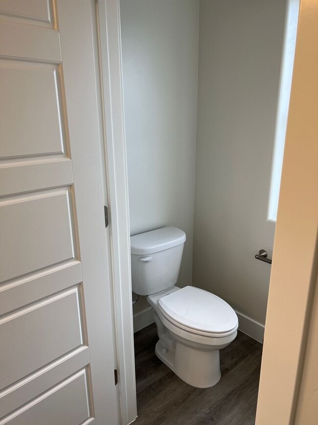 Photo - Beautiful like new 3 Bedroom 2.5 Townhome ...
