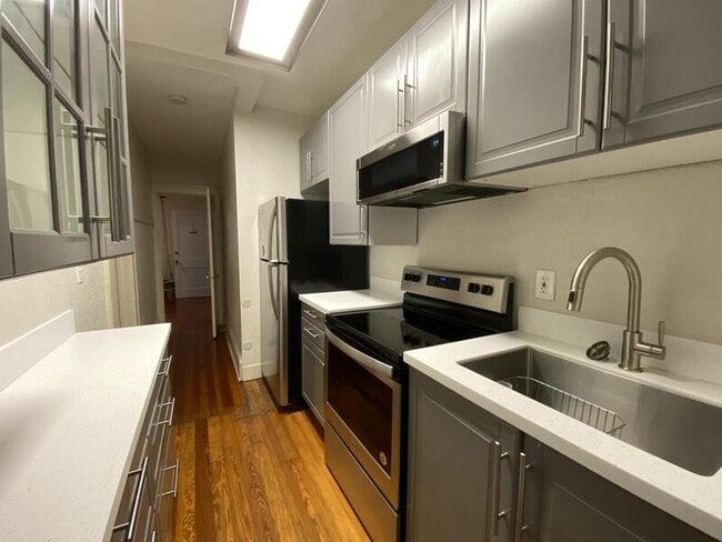 Photo - 622 Harwood St