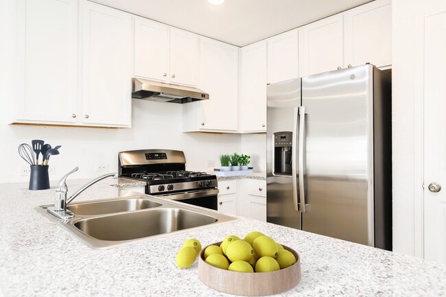 Photo - 2907 Millikan Dr