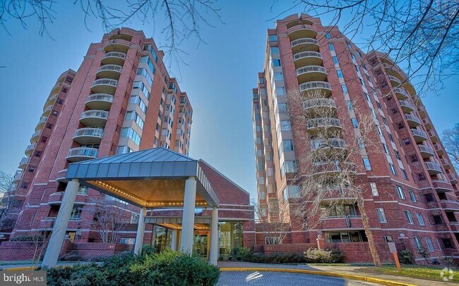 Building Photo - 5800 Nicholson Ln Unit 1-706 Rental