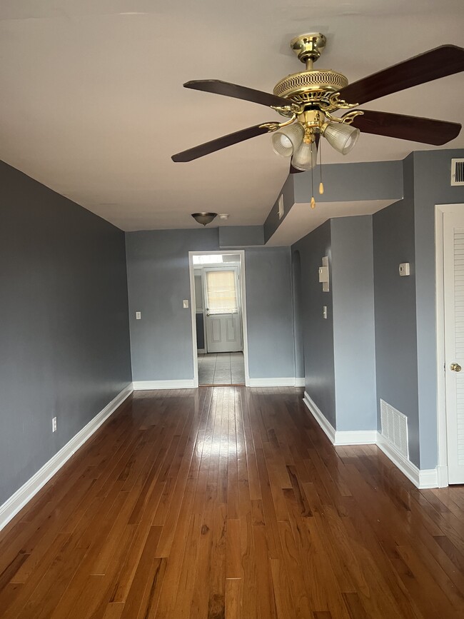 Photo - 55 Galveston Pl SW