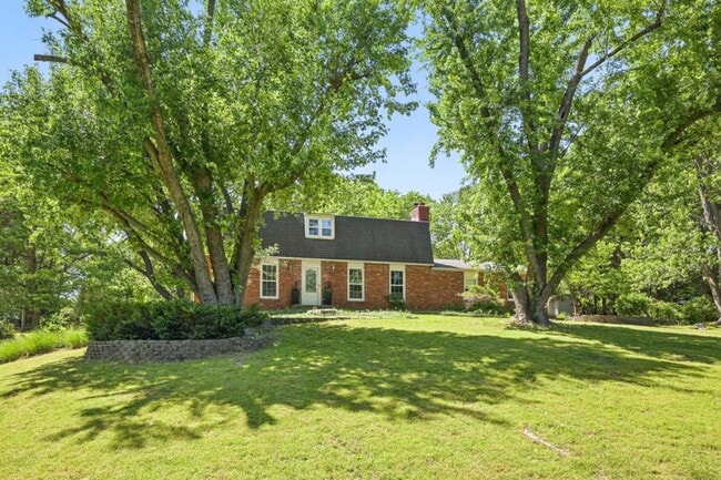 Photo - 1306 Marion Dr